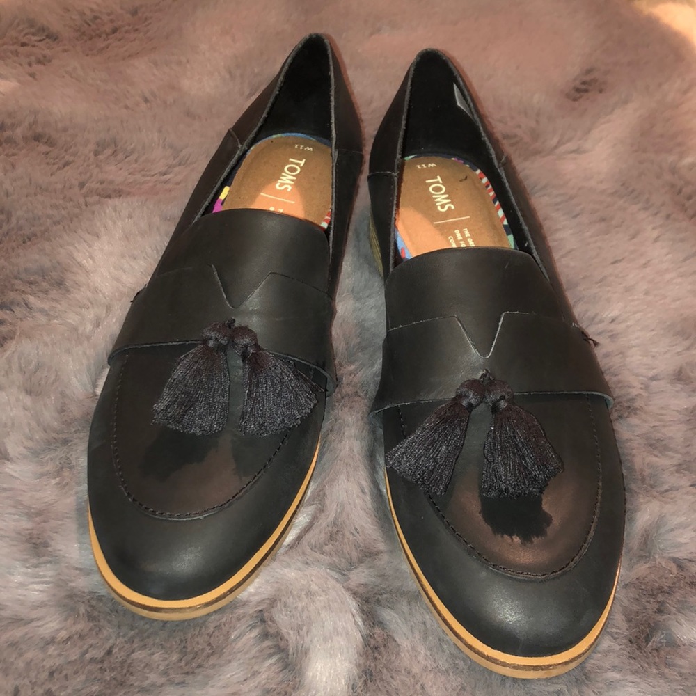 Brand New Toms Estel Black Loafer w/ Tassels sz 11